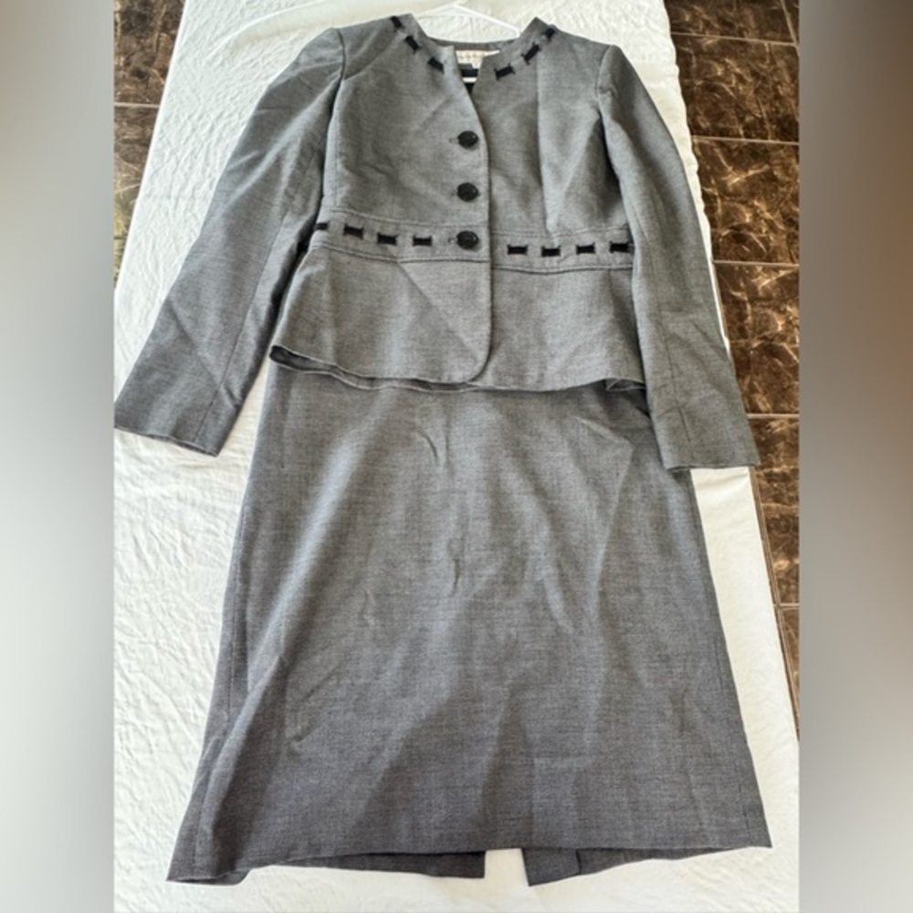 Jones New York Gray Women's Skirt Suit 4